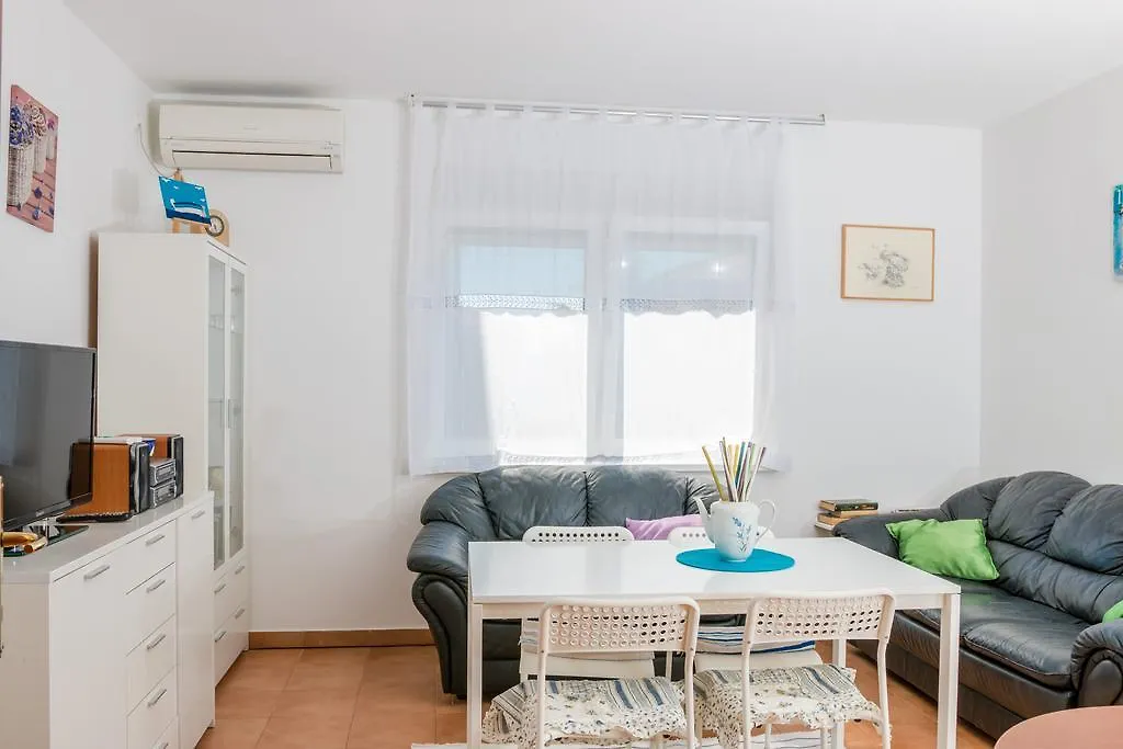 Apartments Seka Novi Vinodolski
