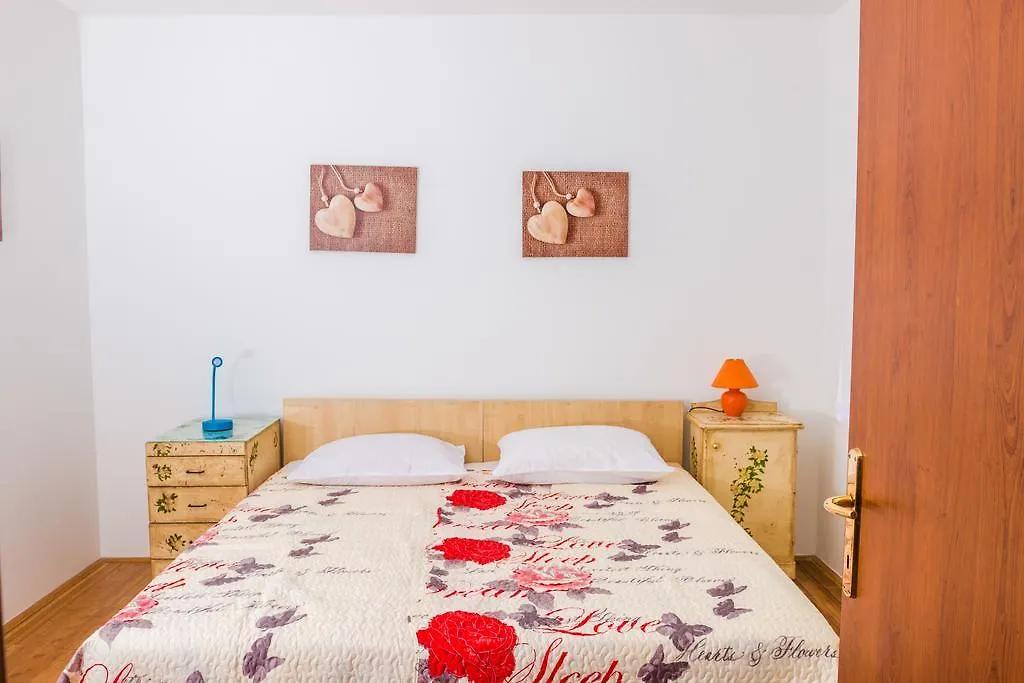 Apartments Seka Novi Vinodolski